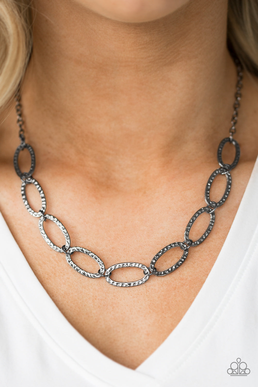 Legendary Lioness - Black Necklace