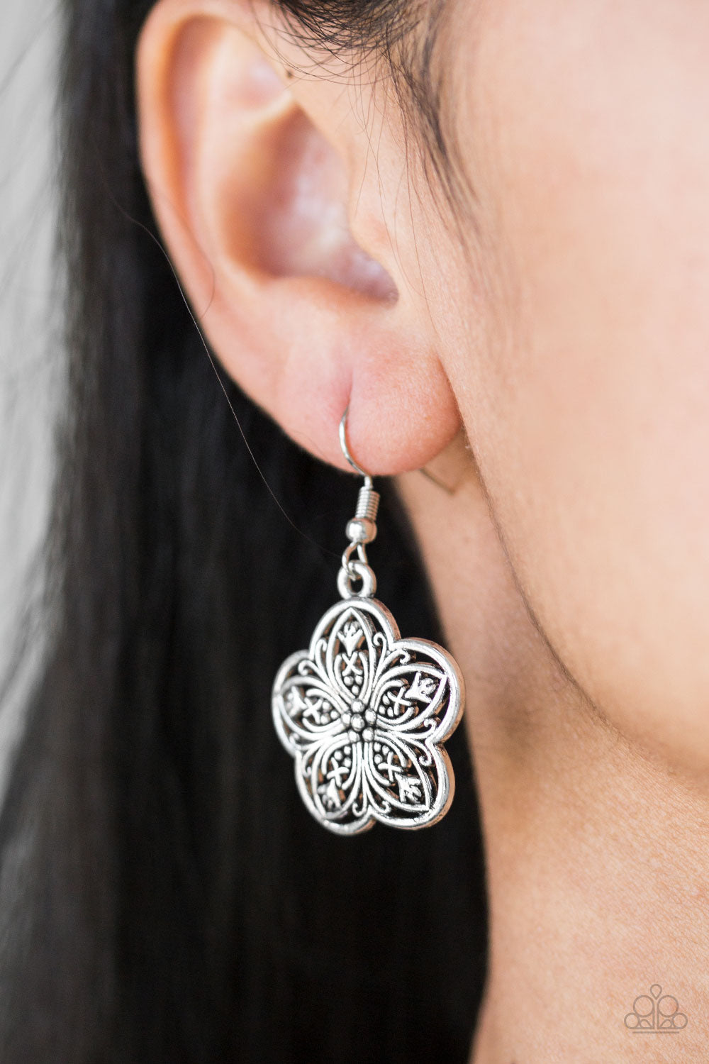 Paparazzi Garden Groove - Silver Necklace