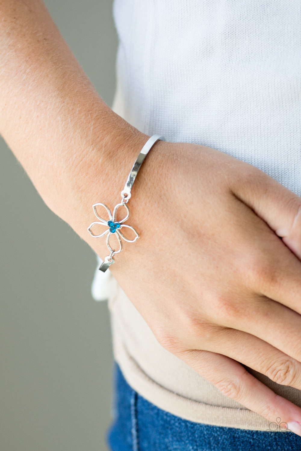 Paparazzi Hibiscus Hipster - Blue Bracelet
