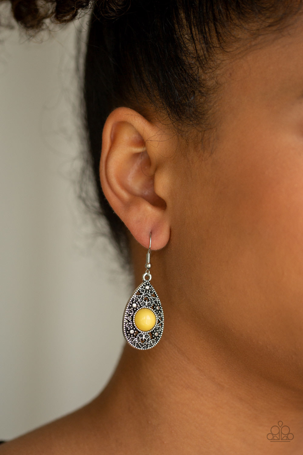 Paparazzi From POP To Bottom - Yellow Earrings
