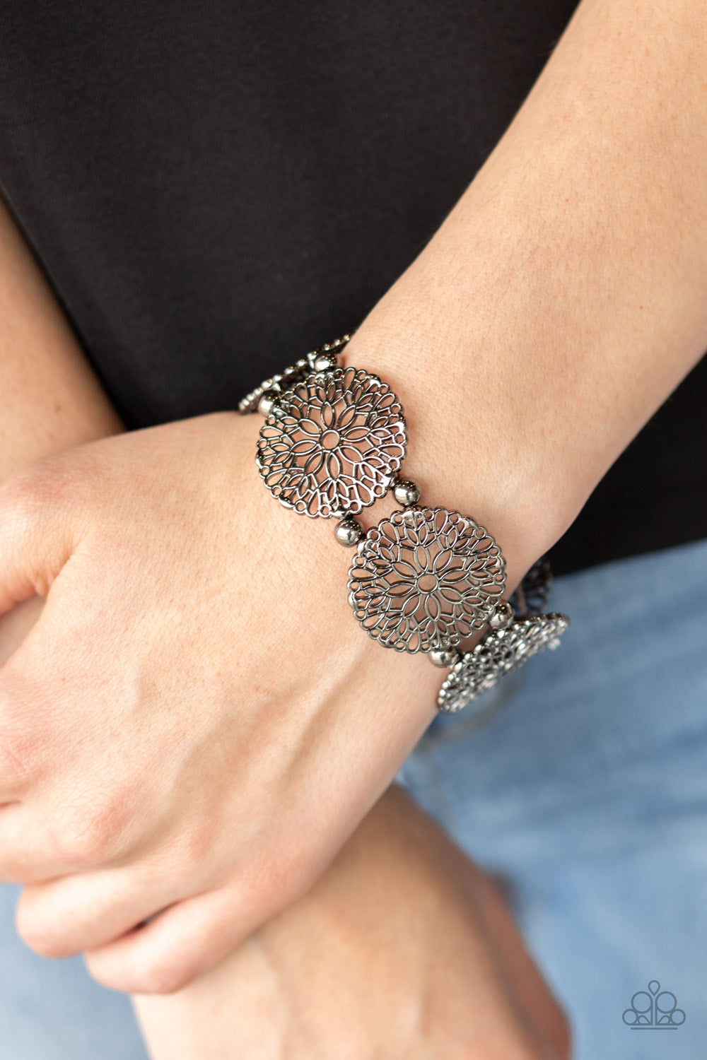 Paparazzi A Good MANDALA Is Hard To Find - Black Bracelet
