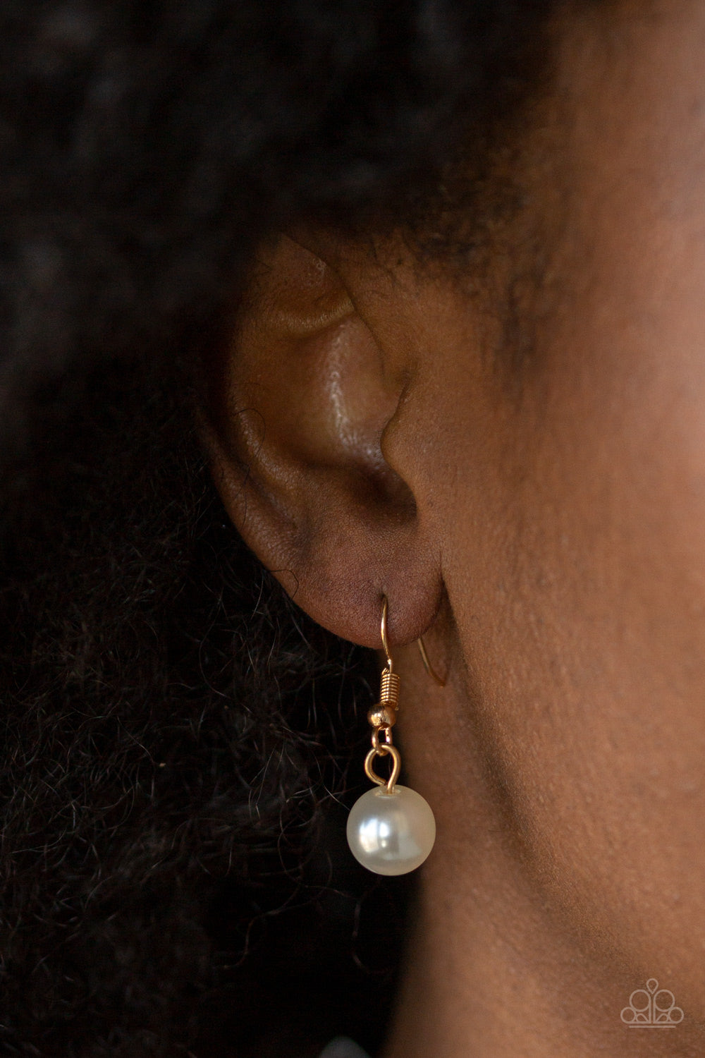 Paparazzi Wall Street Waltz - Gold Necklace