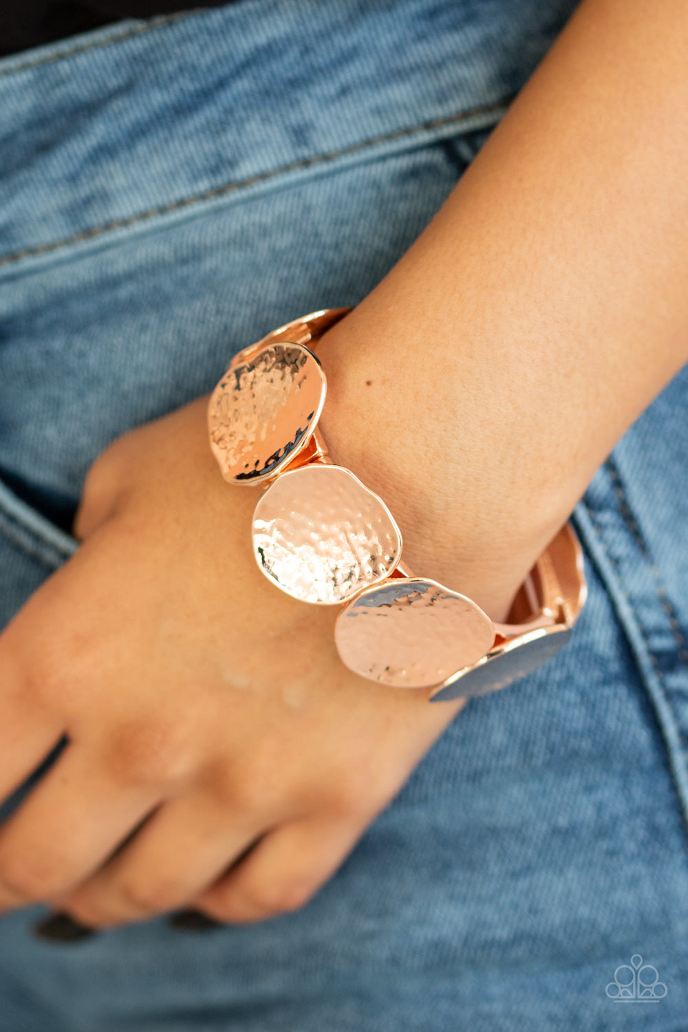 Paparazzi Treasure Cache - Gold Bracelet