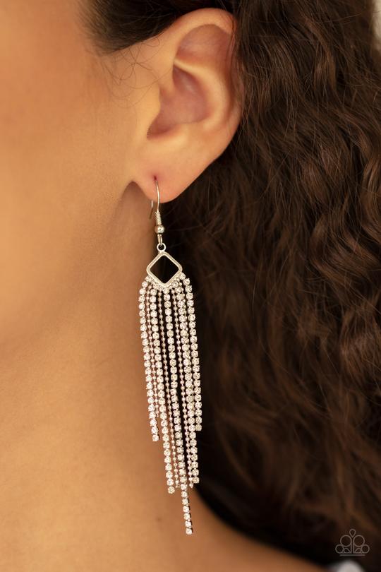Paparazzi Singing in the REIGN - White Necklace