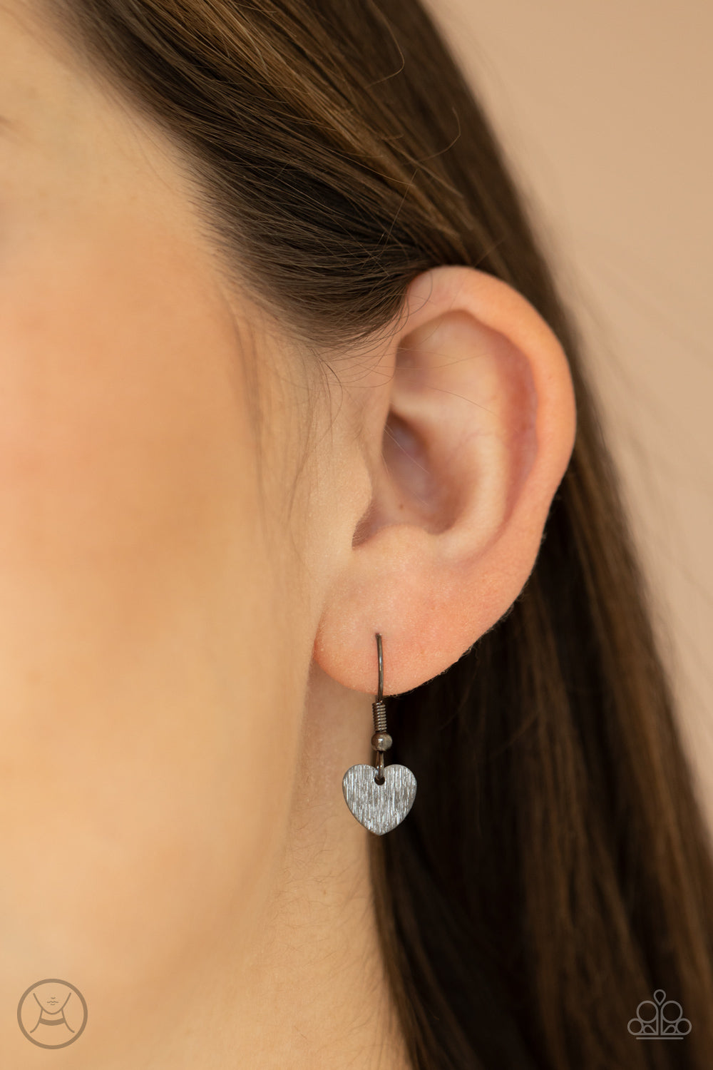 Paparazzi Playing HEART To Get - Black Choker