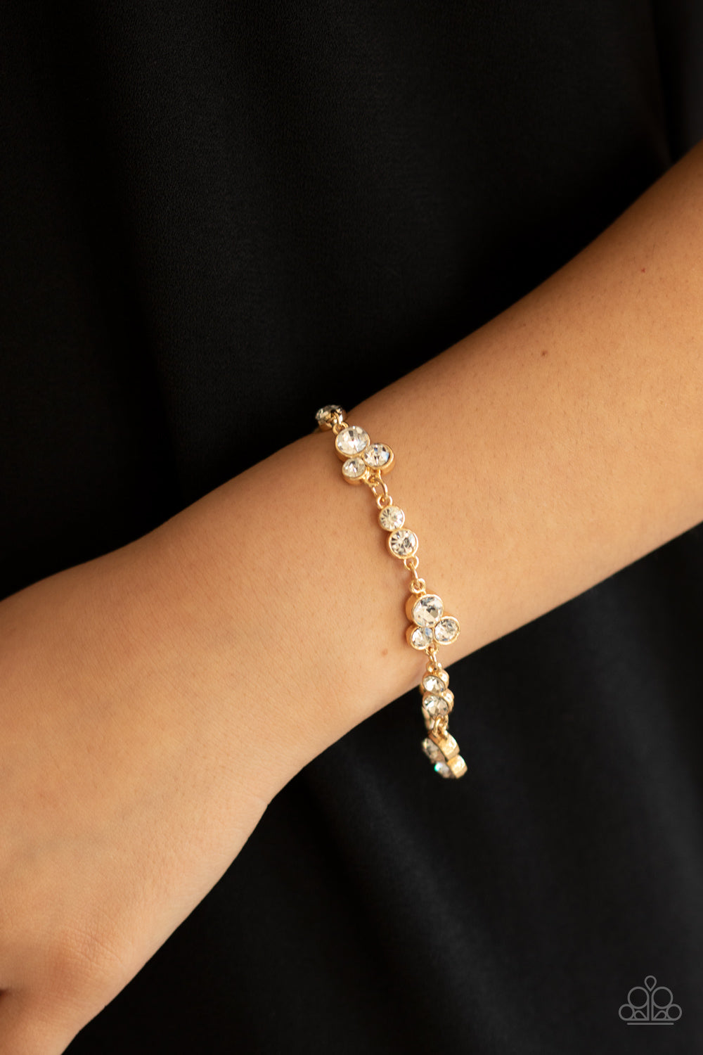 Paparazzi Social GLISTENING - Gold Bracelet