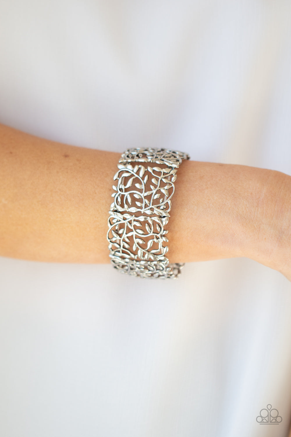 Paparazzi Verdantly Vintage - Silver Bracelet