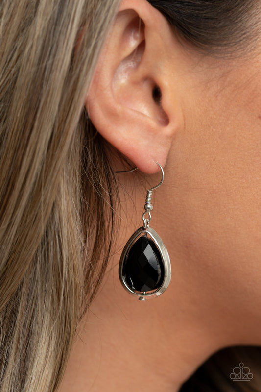 Paparazzi Drop-Dead Duchess - Black Earrings
