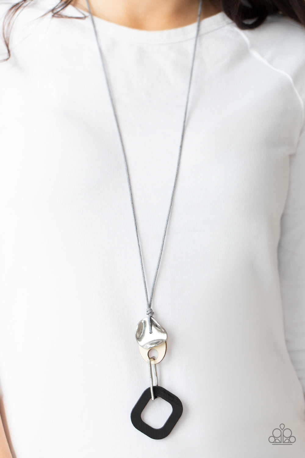 Paparazzi Top of The WOOD Chain - Black Necklace