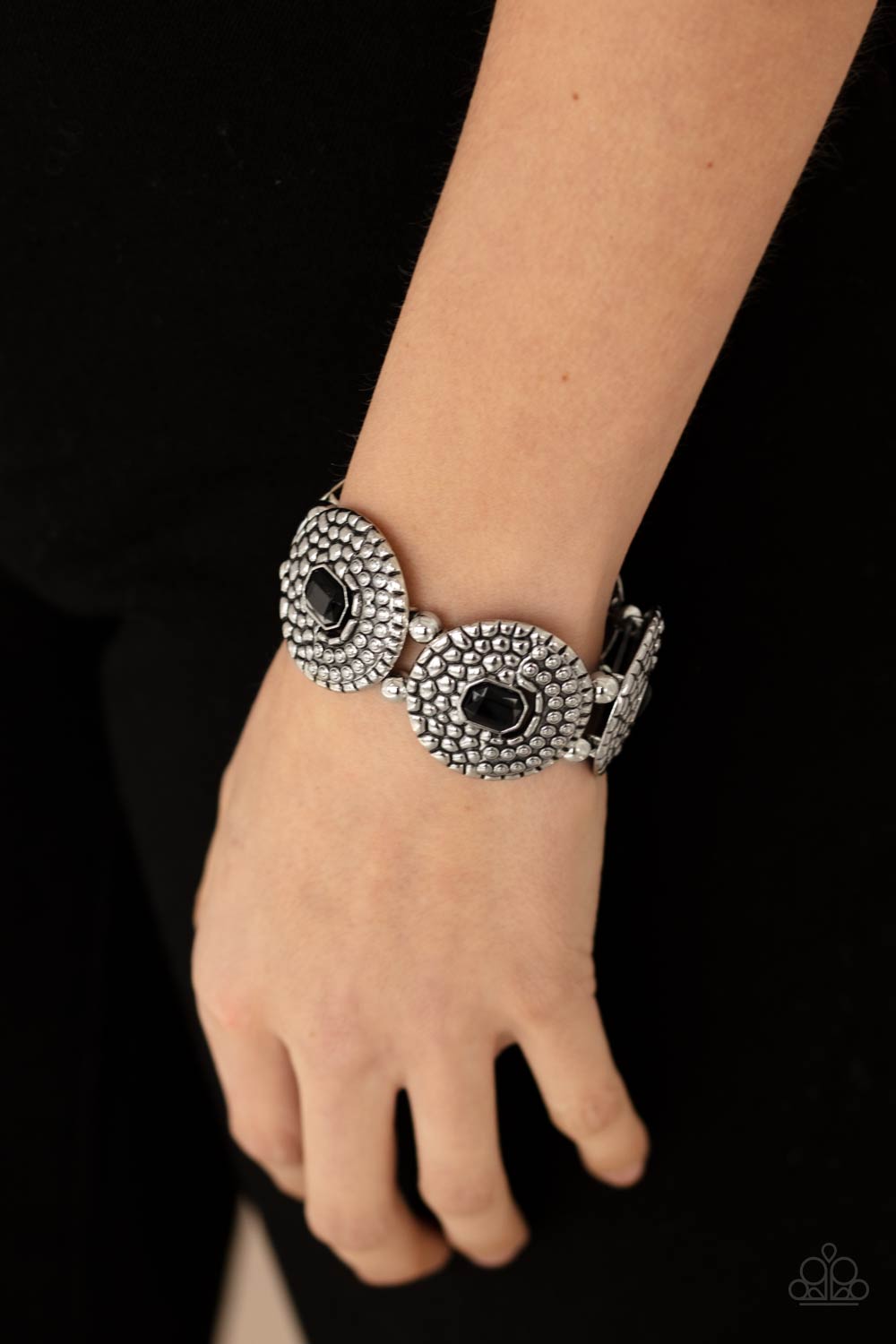 Prismatic Prowl - Black Bracelet