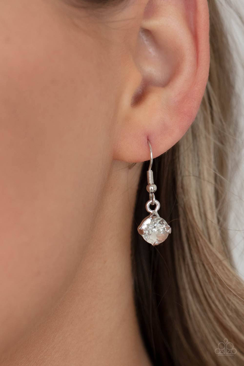 Paparazzi Undeniably Demure - White Necklace