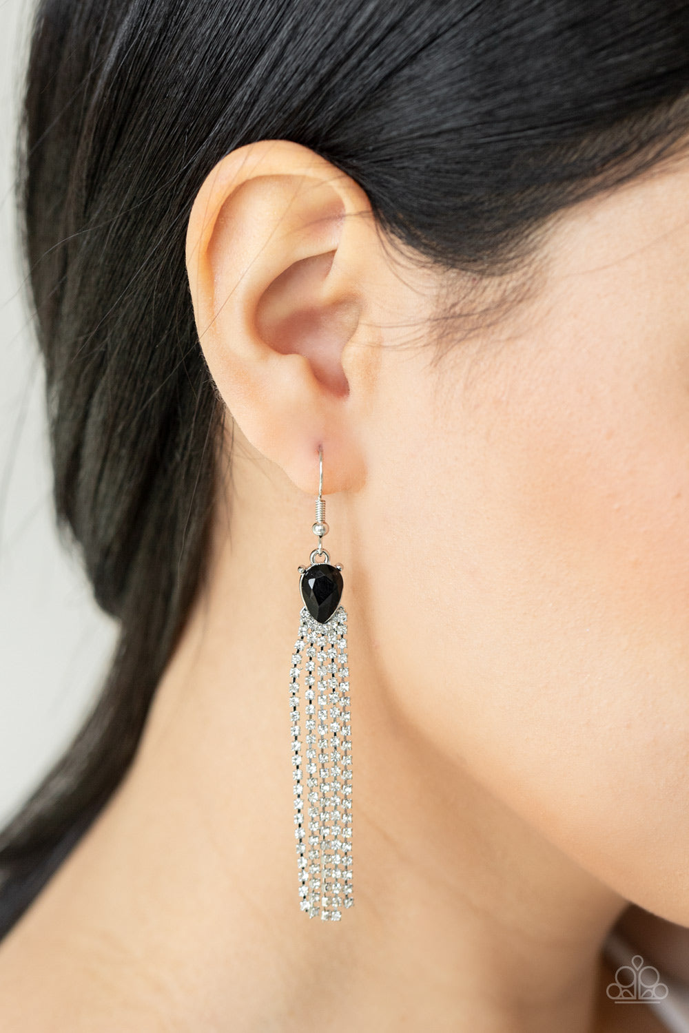 Paparazzi Drop-Dead Dainty - Black Earrings