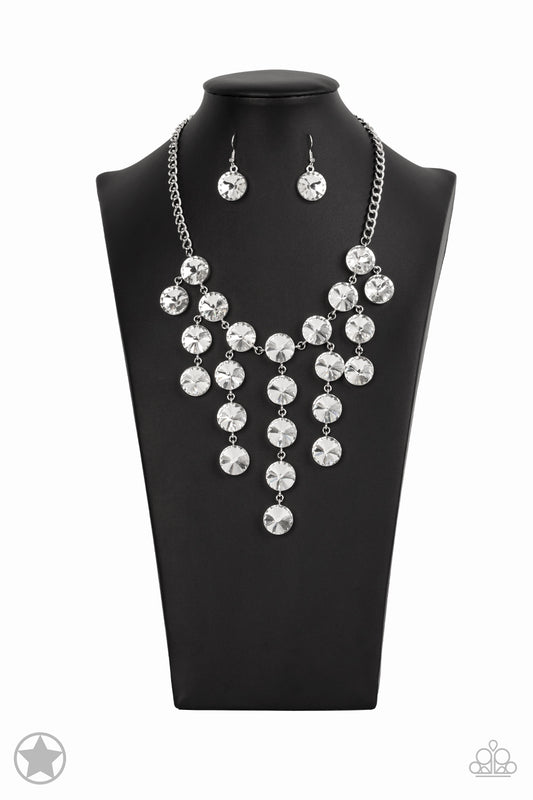 Paparazzi Spotlight Stunner - Blockbuster Necklace