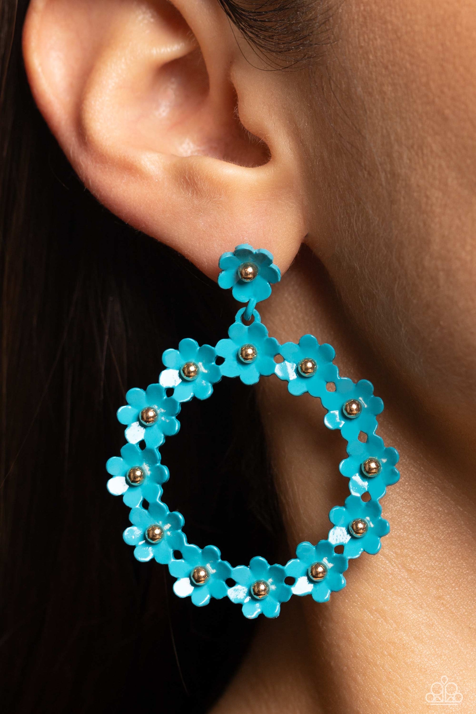 Paparazzi Daisy Meadows - Blue Post Earrings