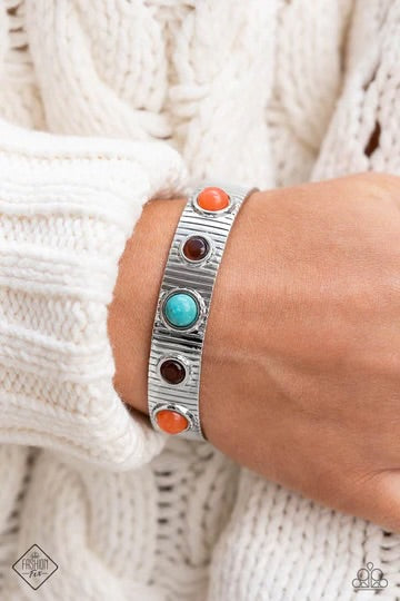 Simply Santa Fe - Complete Trend Blend - December 2023 Fashion Fix