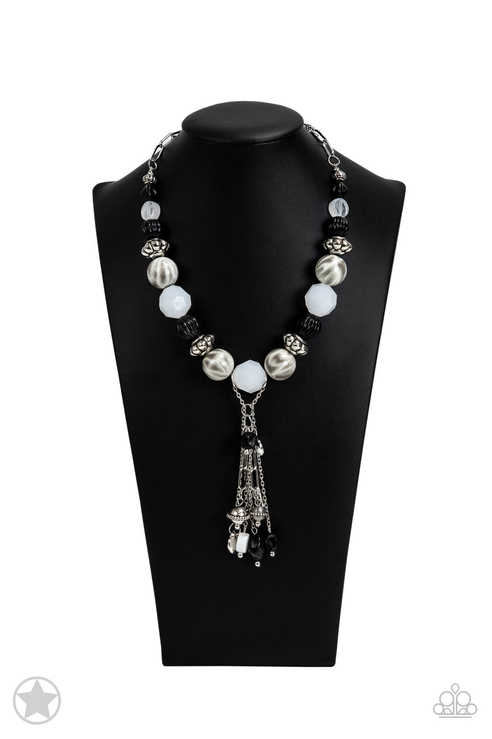 Paparazzi Break A Leg! - Black Blockbuster Necklace 