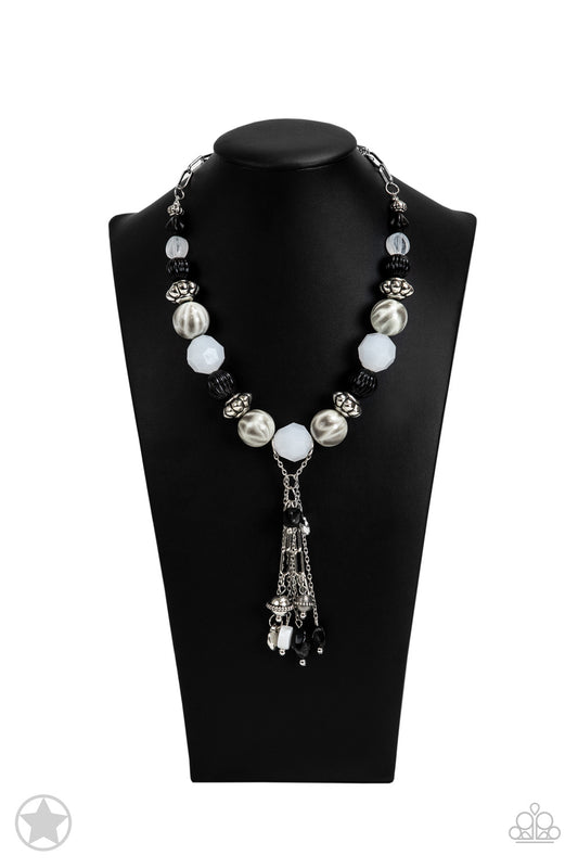 Paparazzi Break A Leg! - Black Blockbuster Necklace 
