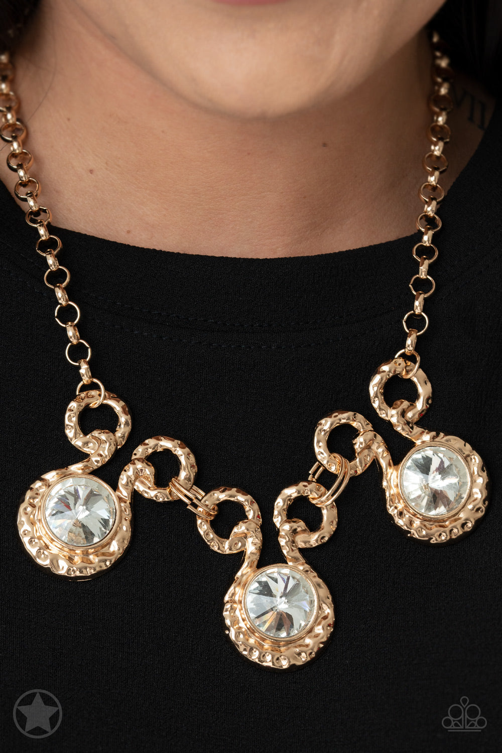 Paparazzi Hypnotized - Gold Blockbuster Necklace 