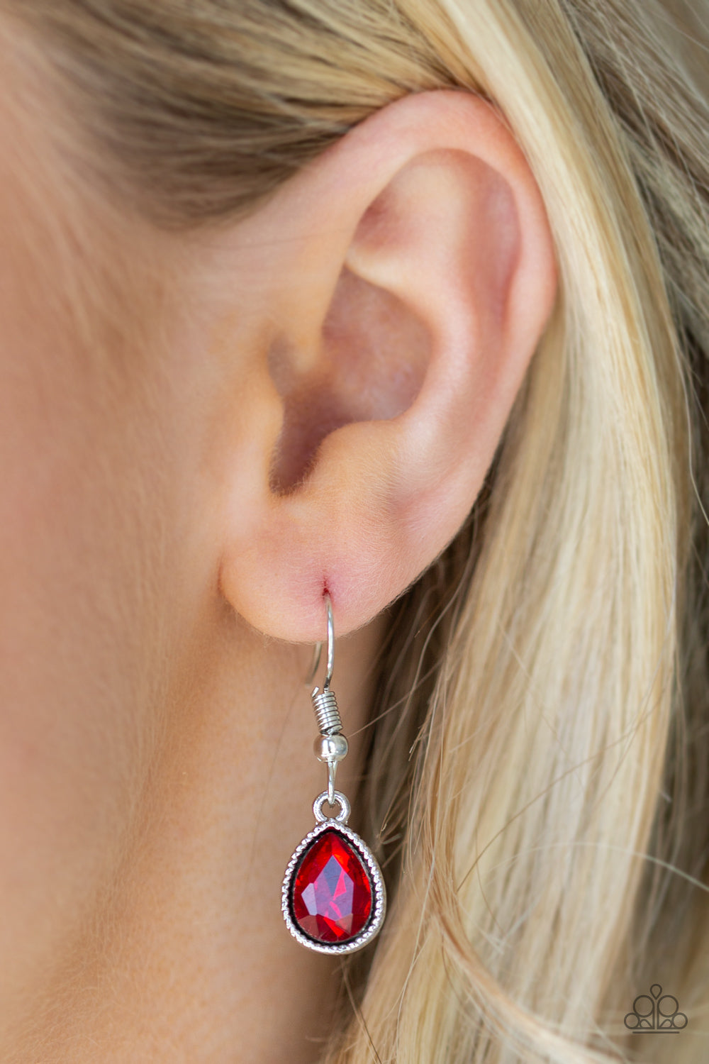 Classy Classicist - Red Necklace