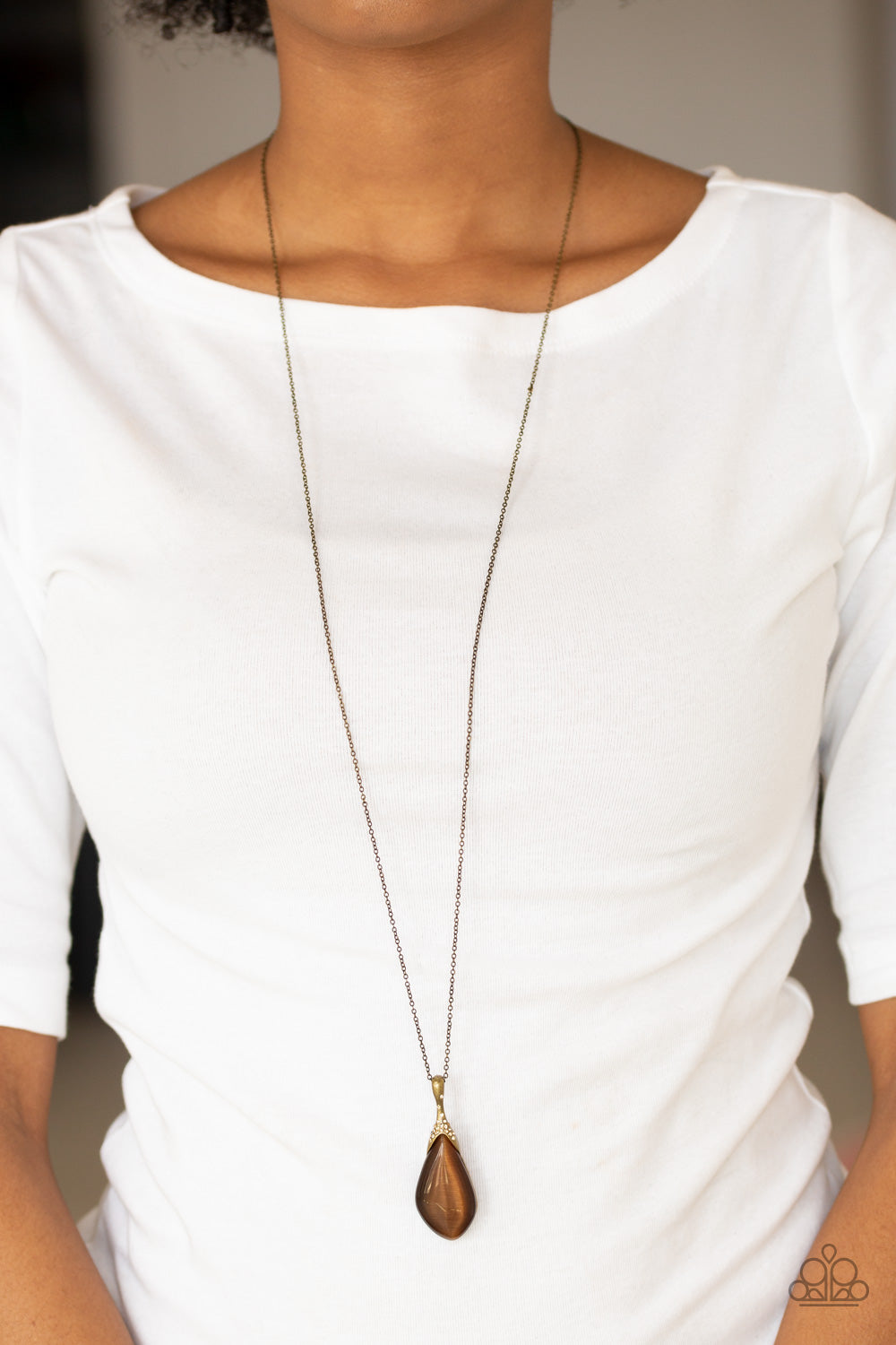 Paparazzi Friends In GLOW Places - Brass Necklace 