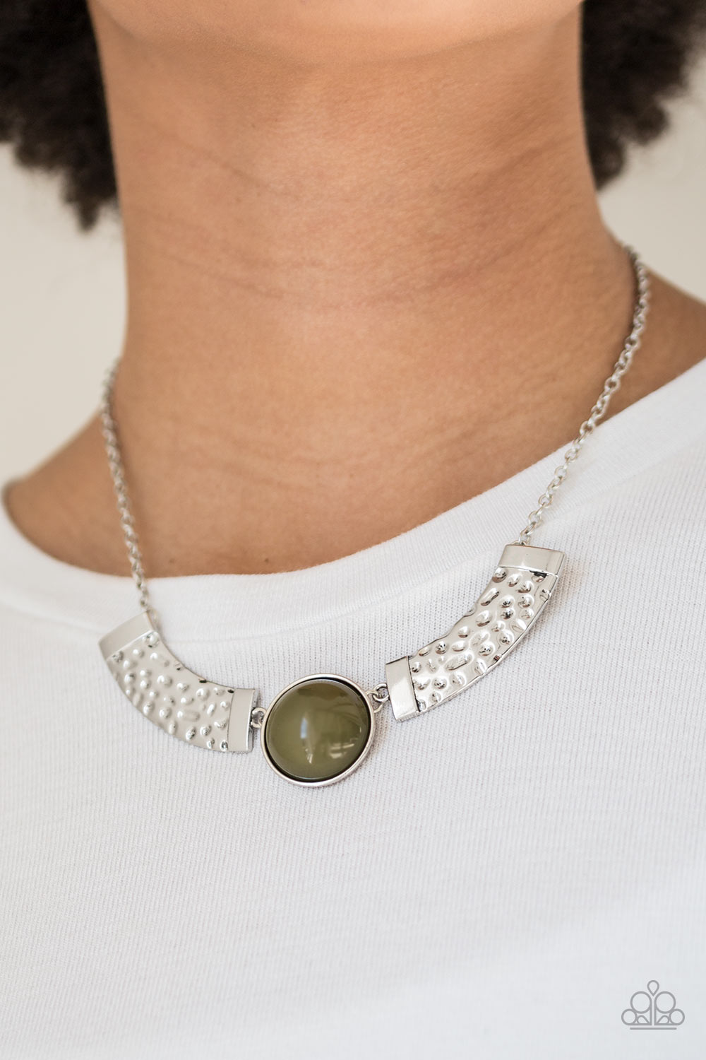 Paparazzi Egyptian Spell - Green Necklace 