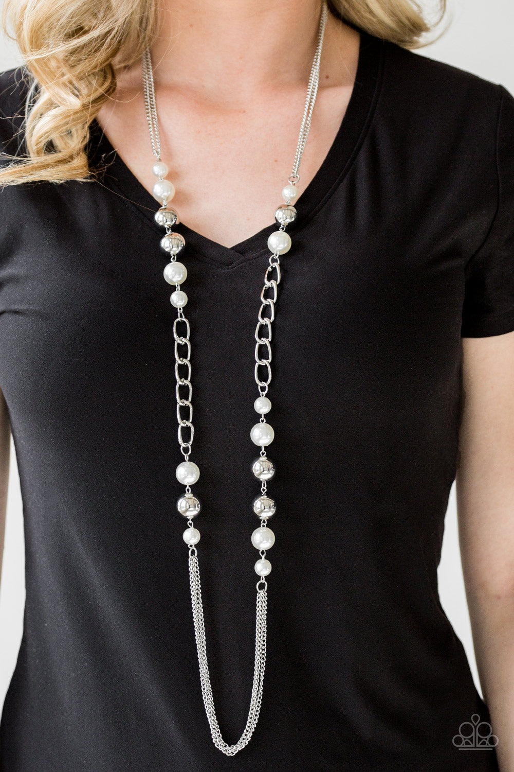 Paparazzi Uptown Talker - White Necklace 