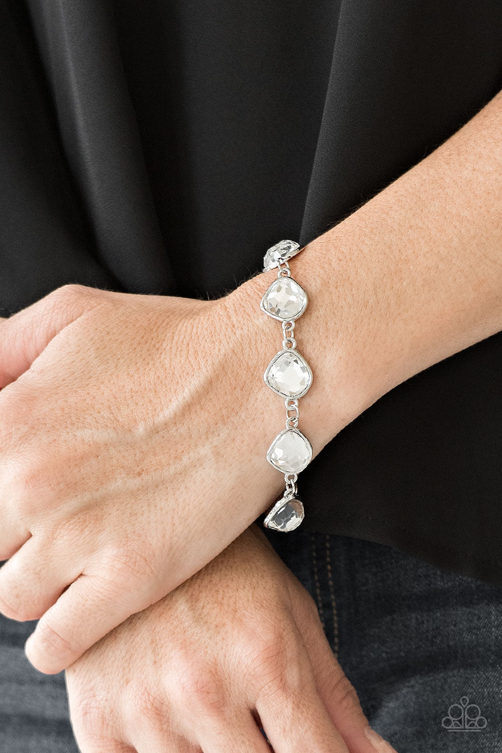 Paparazzi Perfect Imperfection - White Bracelet 