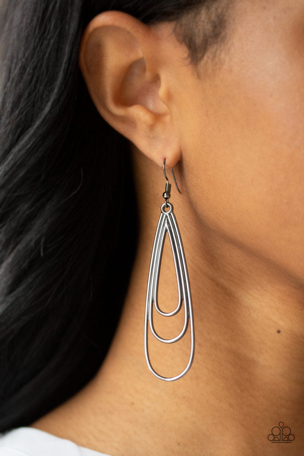 Triple Ripple - Black Earrings 