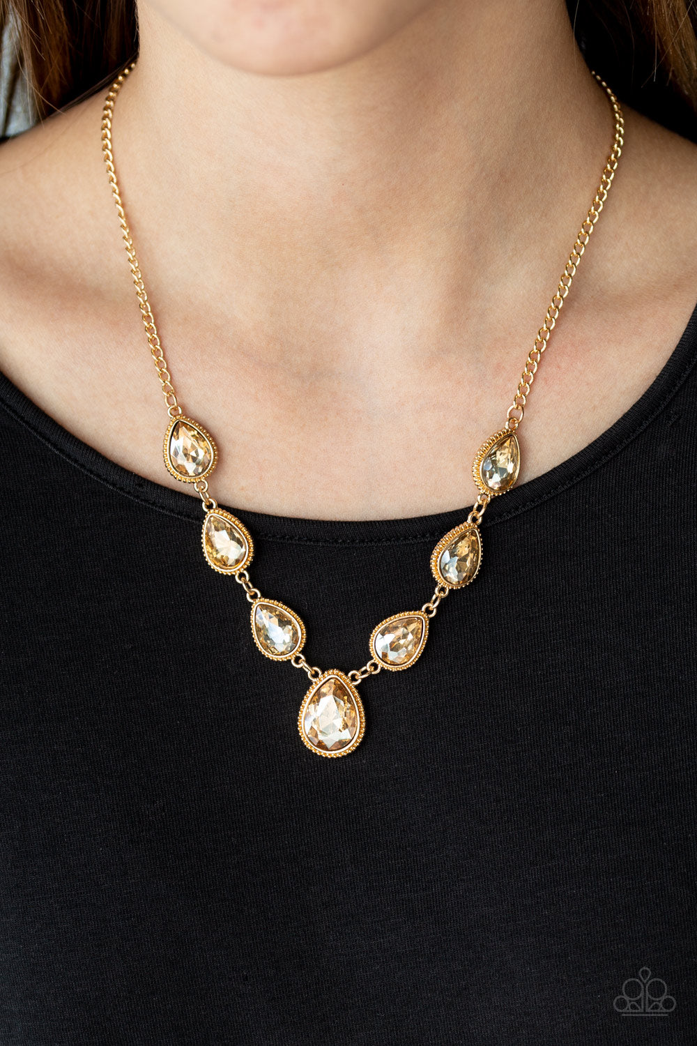 Socialite Social - Gold Necklace 