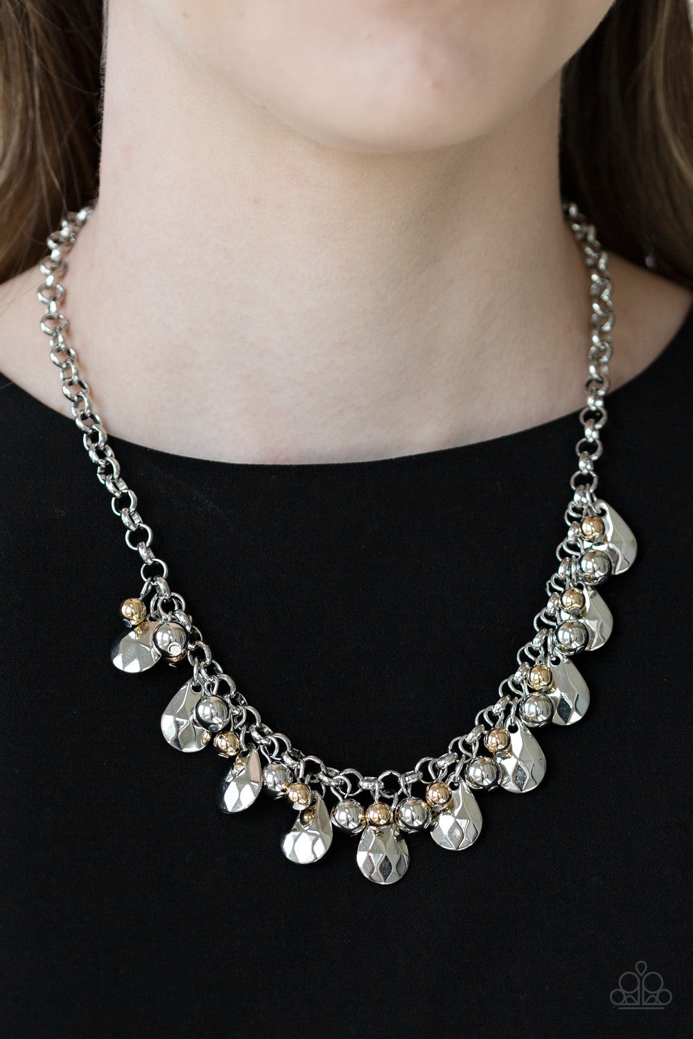 Paparazzi Stage Stunner - Silver Necklace 