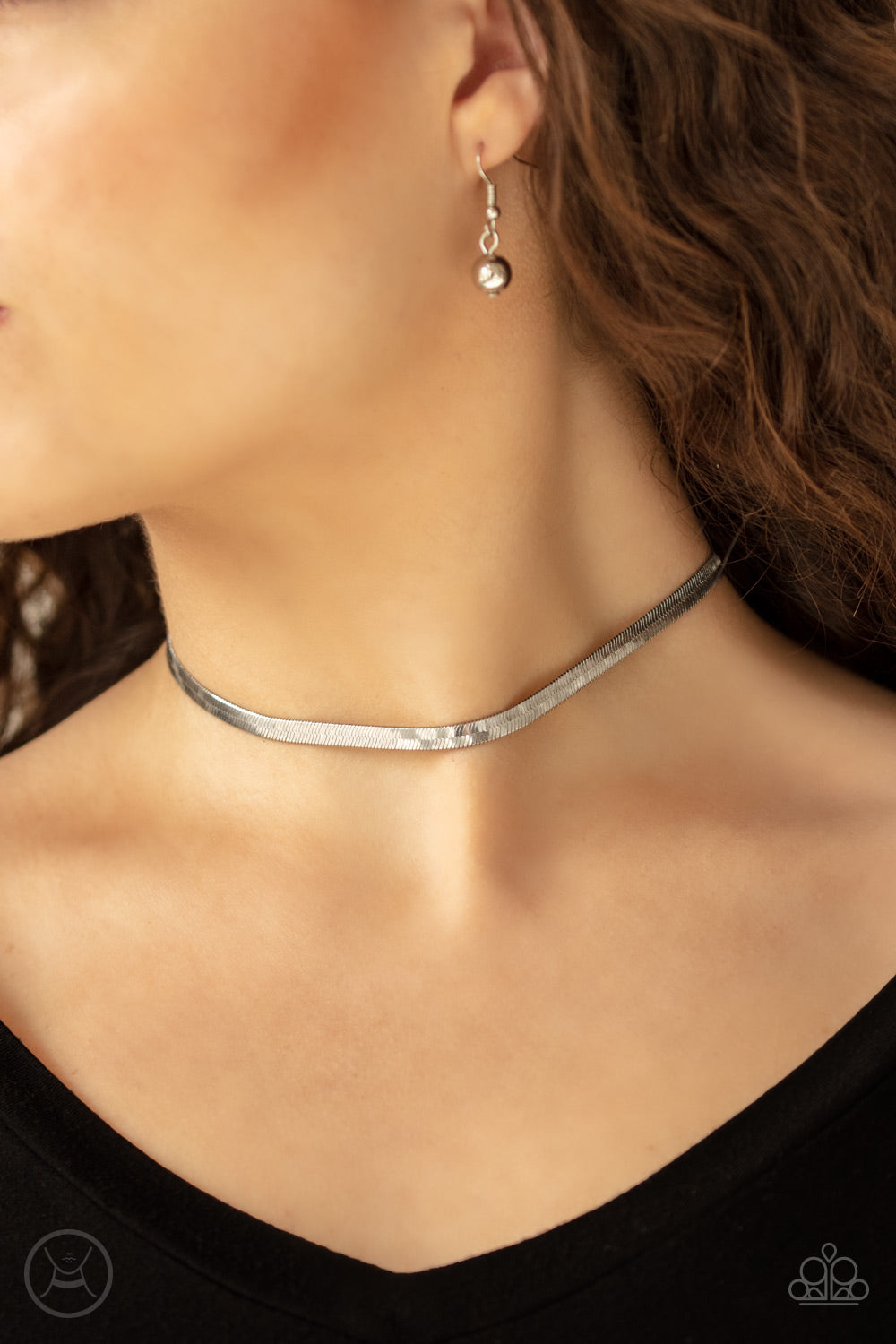 Paparazzi Serpentine Sheen - Silver Choker