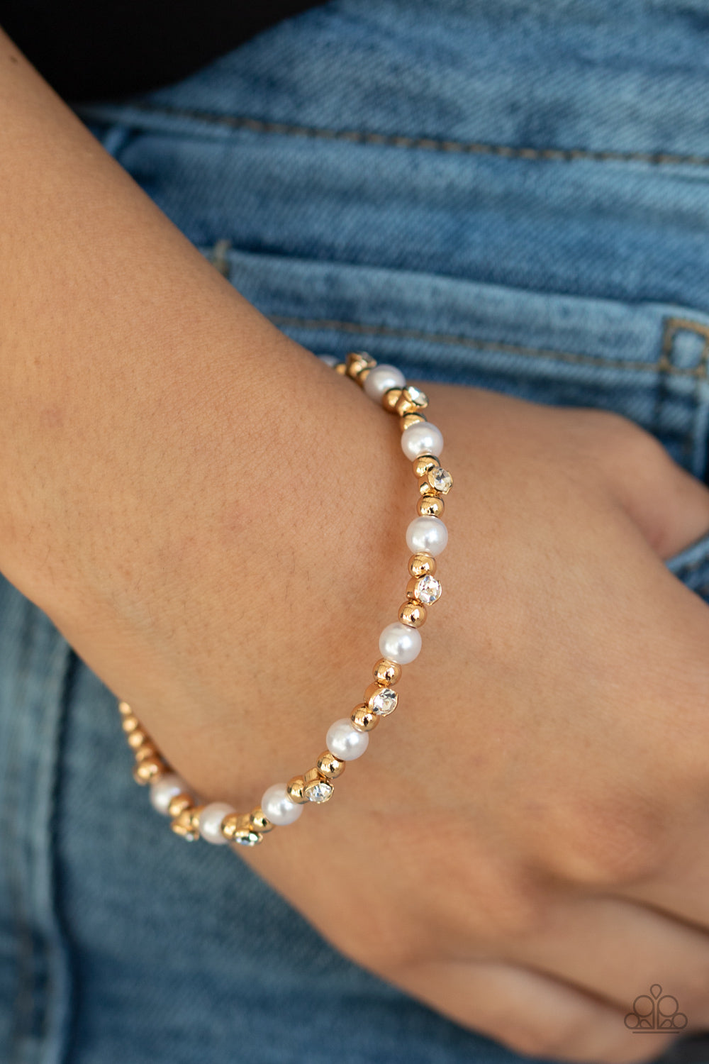 Decadently Dainty - Gold Bracelet