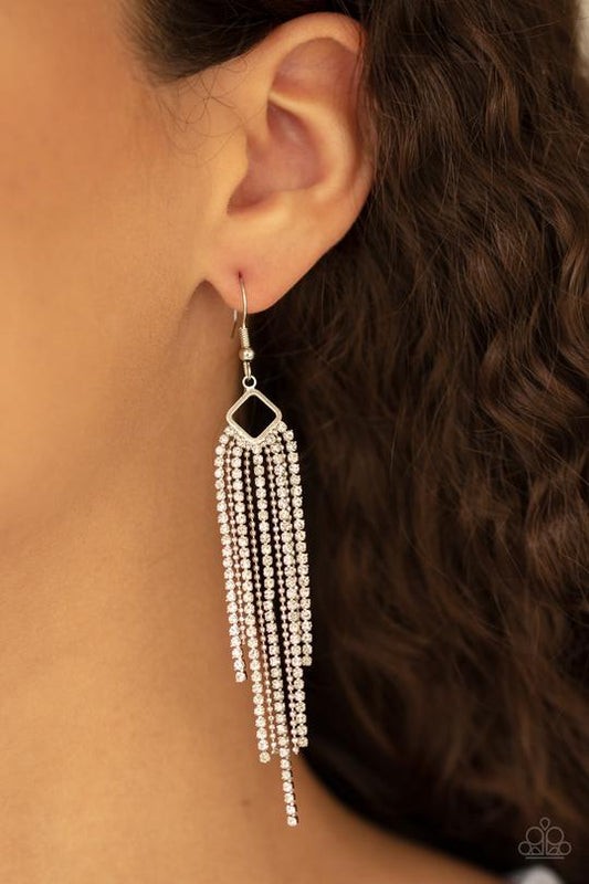 Paparazzi Singing in the REIGN - White Necklace