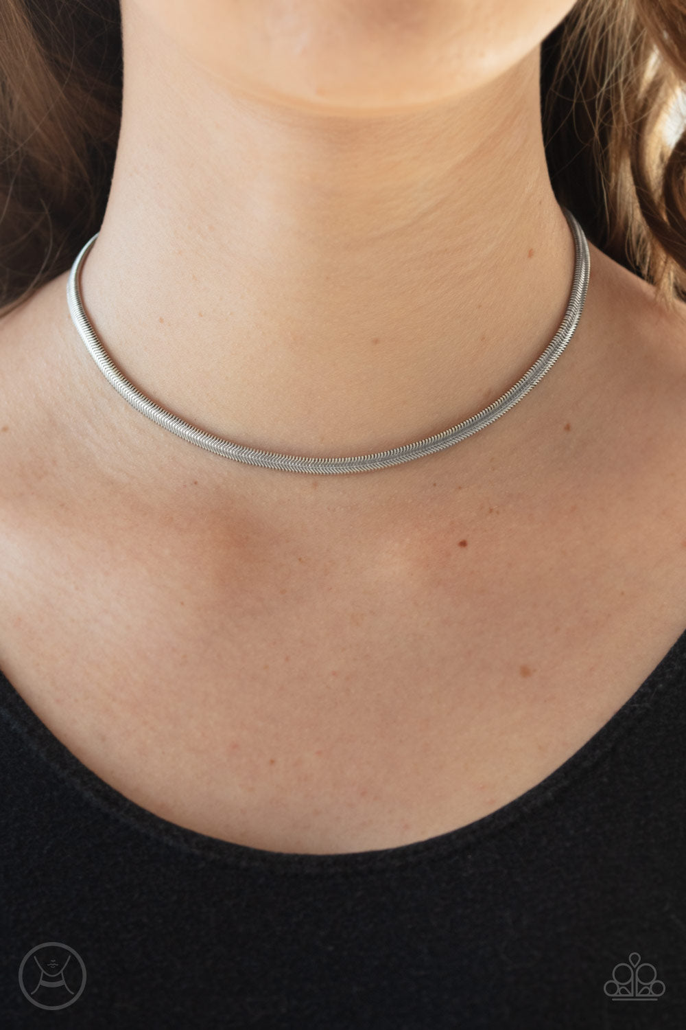 Paparazzi Flat Out Fierce - Silver Choker 