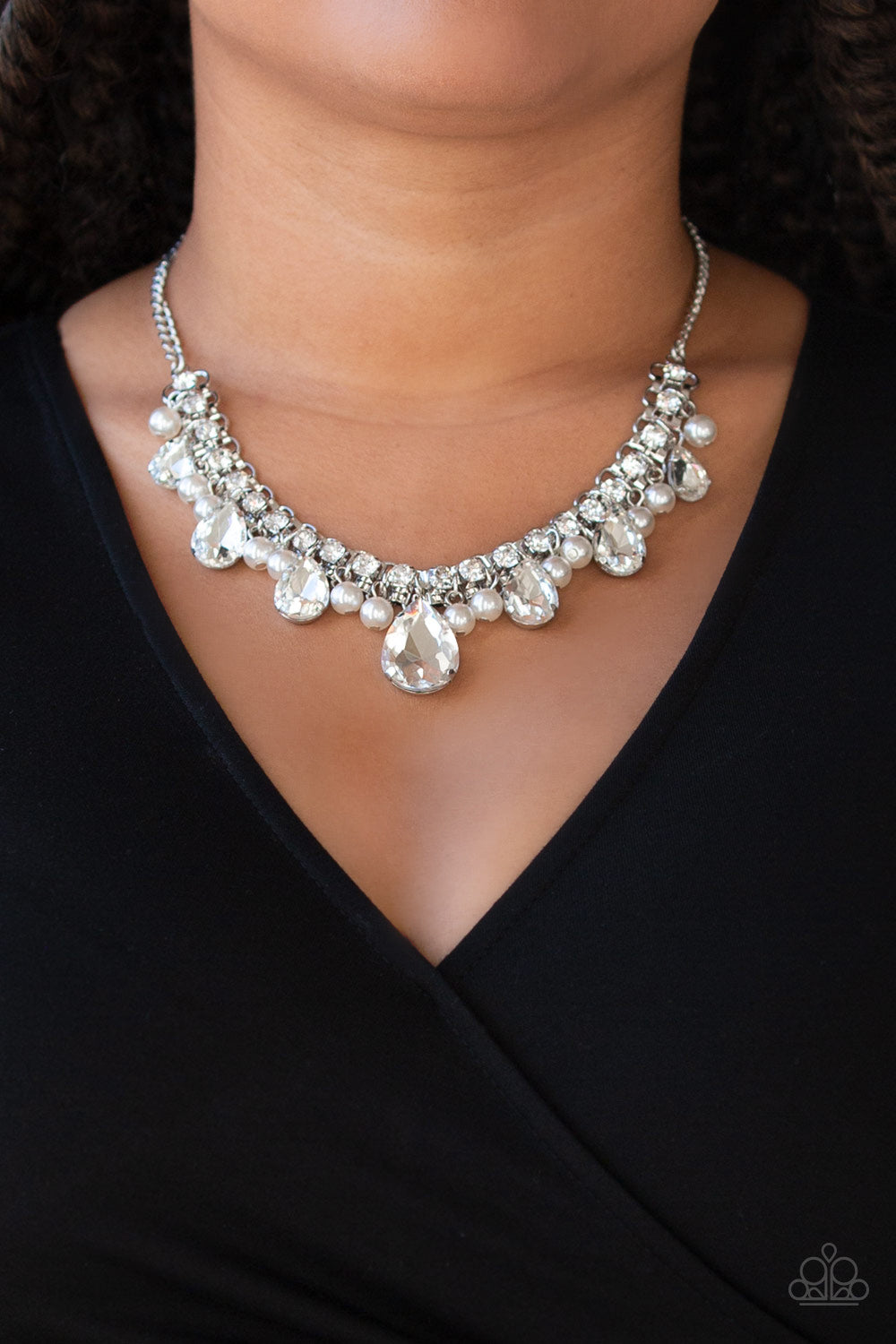 Knockout Queen - White Necklace 