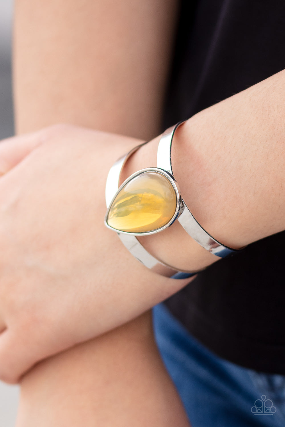 Optimal Opalescence - Yellow Bracelet 