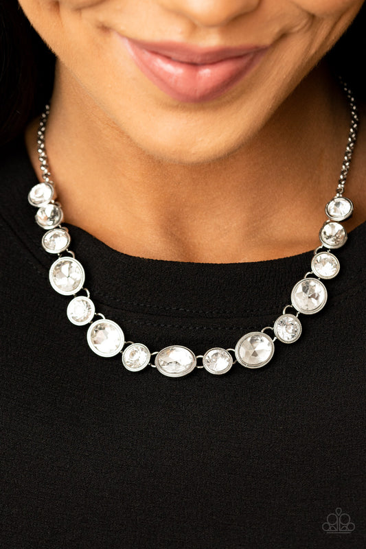 Paparazzi Girls Gotta Glow - White Necklace 