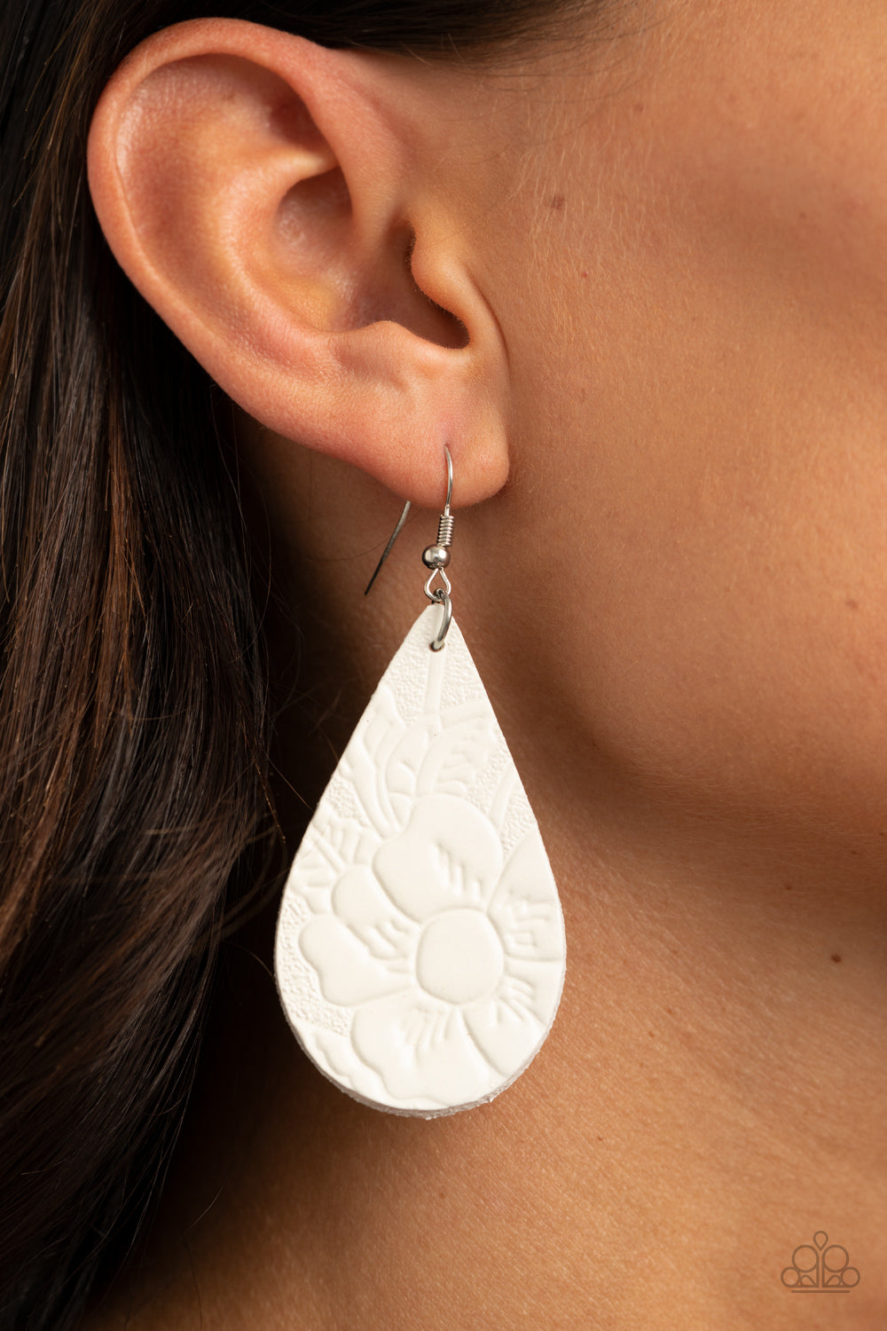 Beach Garden - White Earrings - Kingdom Bling Showroom