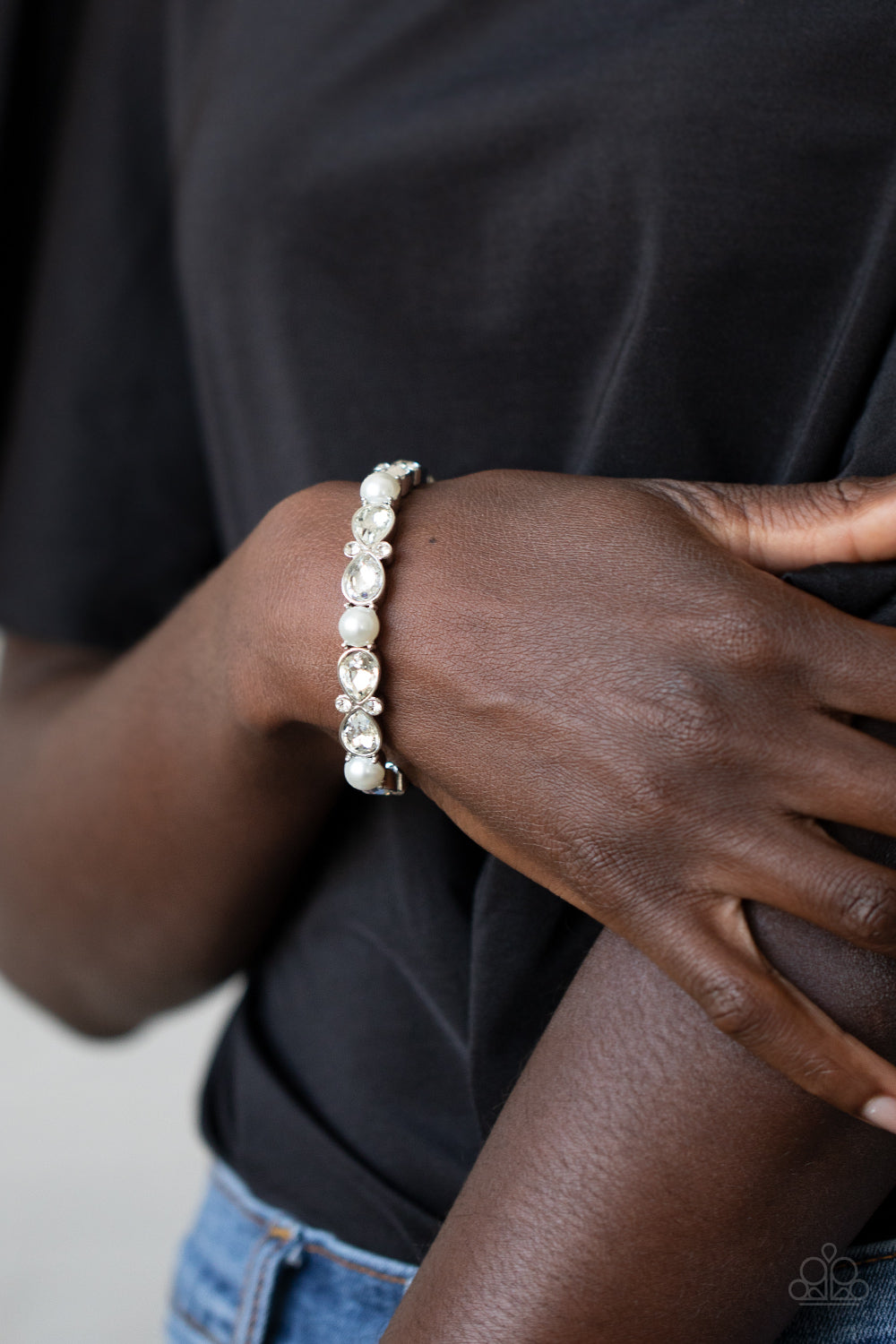 Paparazzi Frosted Finery - White Bracelet 