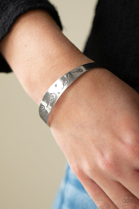 Paparazzi Dandelion Dreamland - Silver Bracelet 