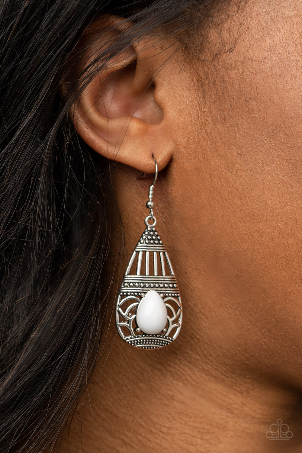 Paparazzi Eastern Essence - White Earrings 