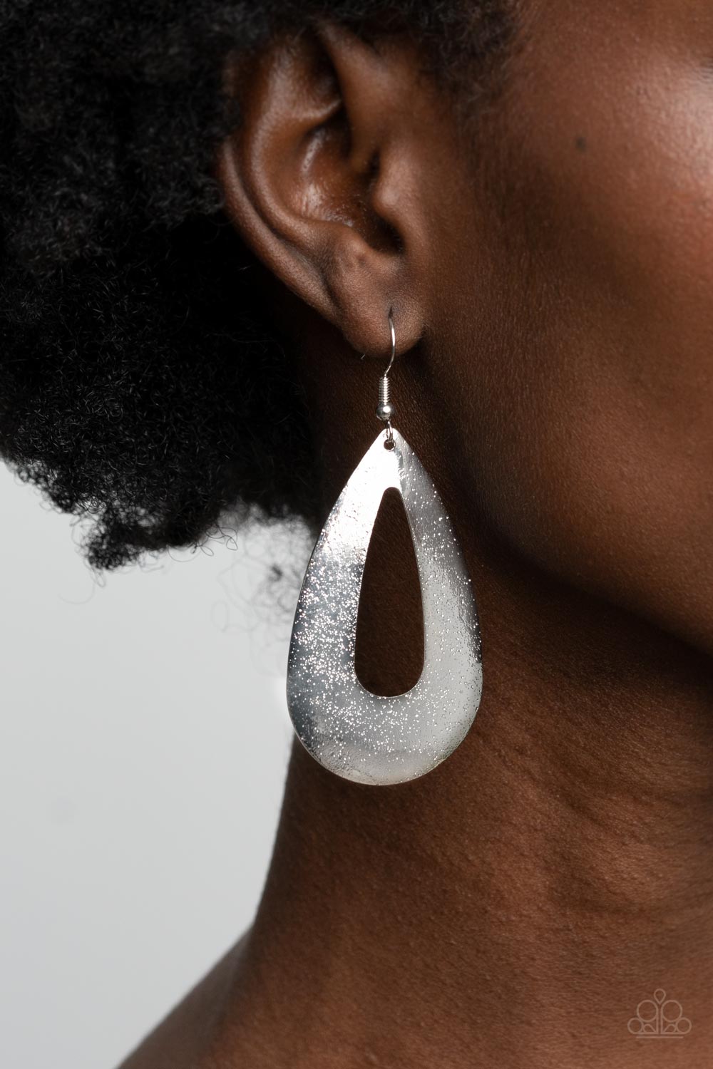 Hand It OVAL! - Silver Earrings