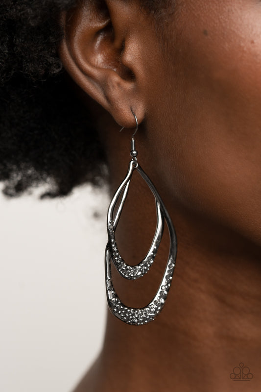 Paparazzi Beyond Your GLEAMS - Black Earrings 