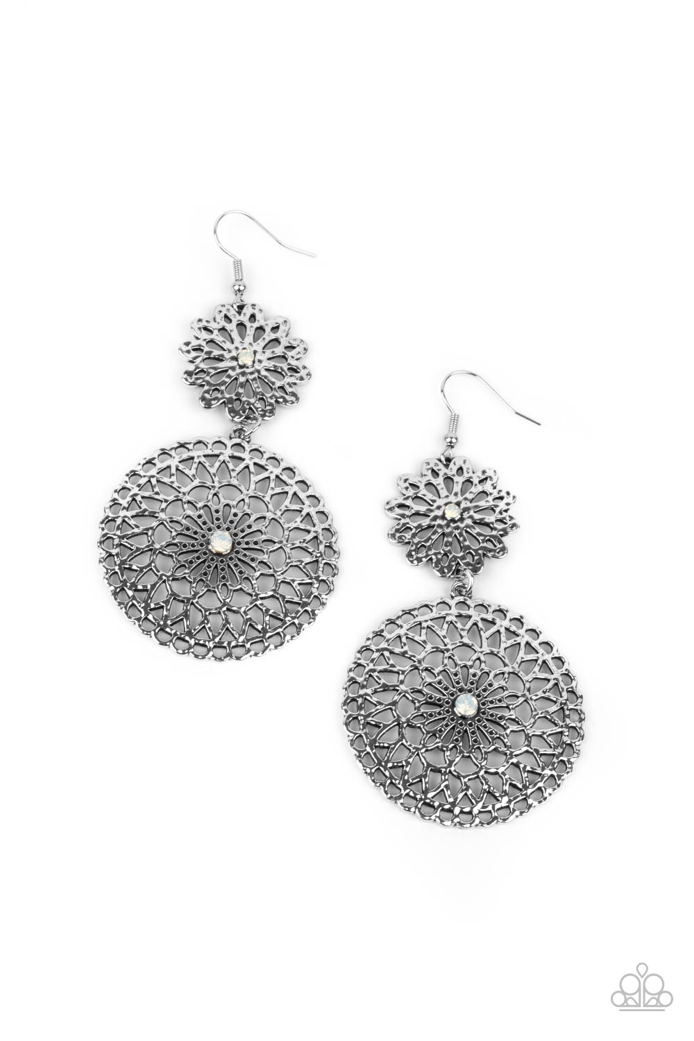 Paparazzi Garden Mantra - White Earrings 