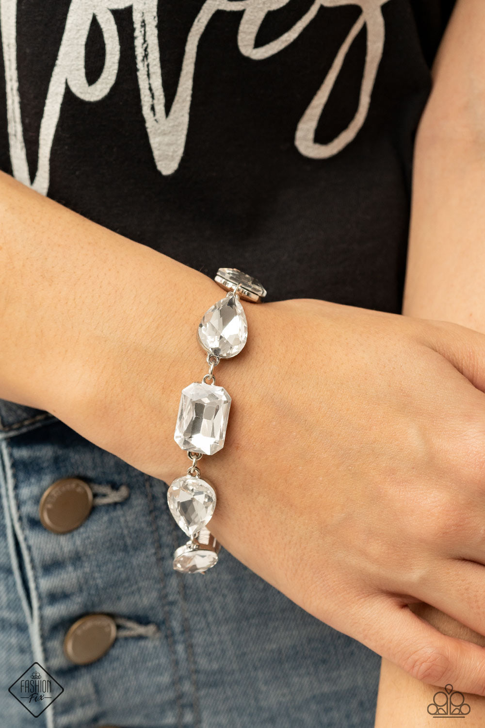 Paparazzi Cosmic Treasure Chest - White Bracelet 