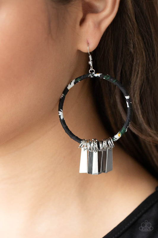 Paparazzi Garden Chimes - Black Earrings 