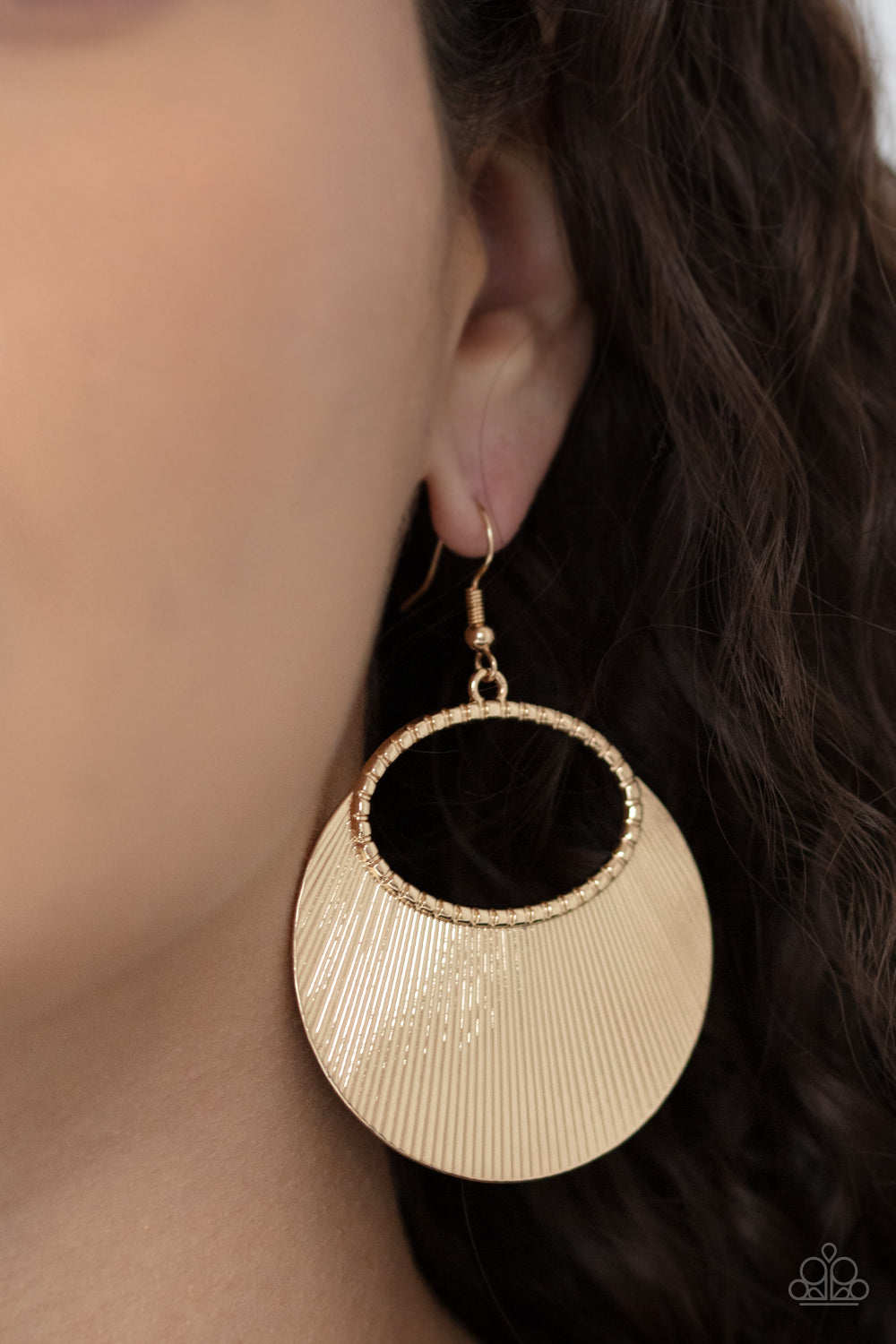 Paparazzi Fan Girl Glam - Gold Earrings 