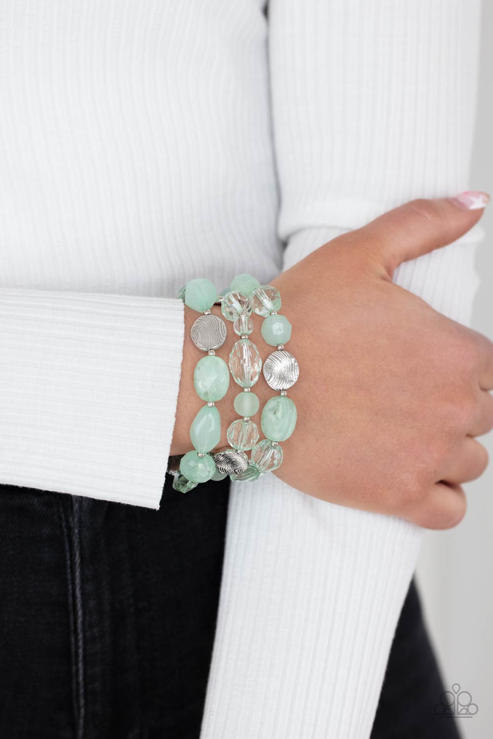 Paparazzi Oceanside Bliss - Green Bracelet 