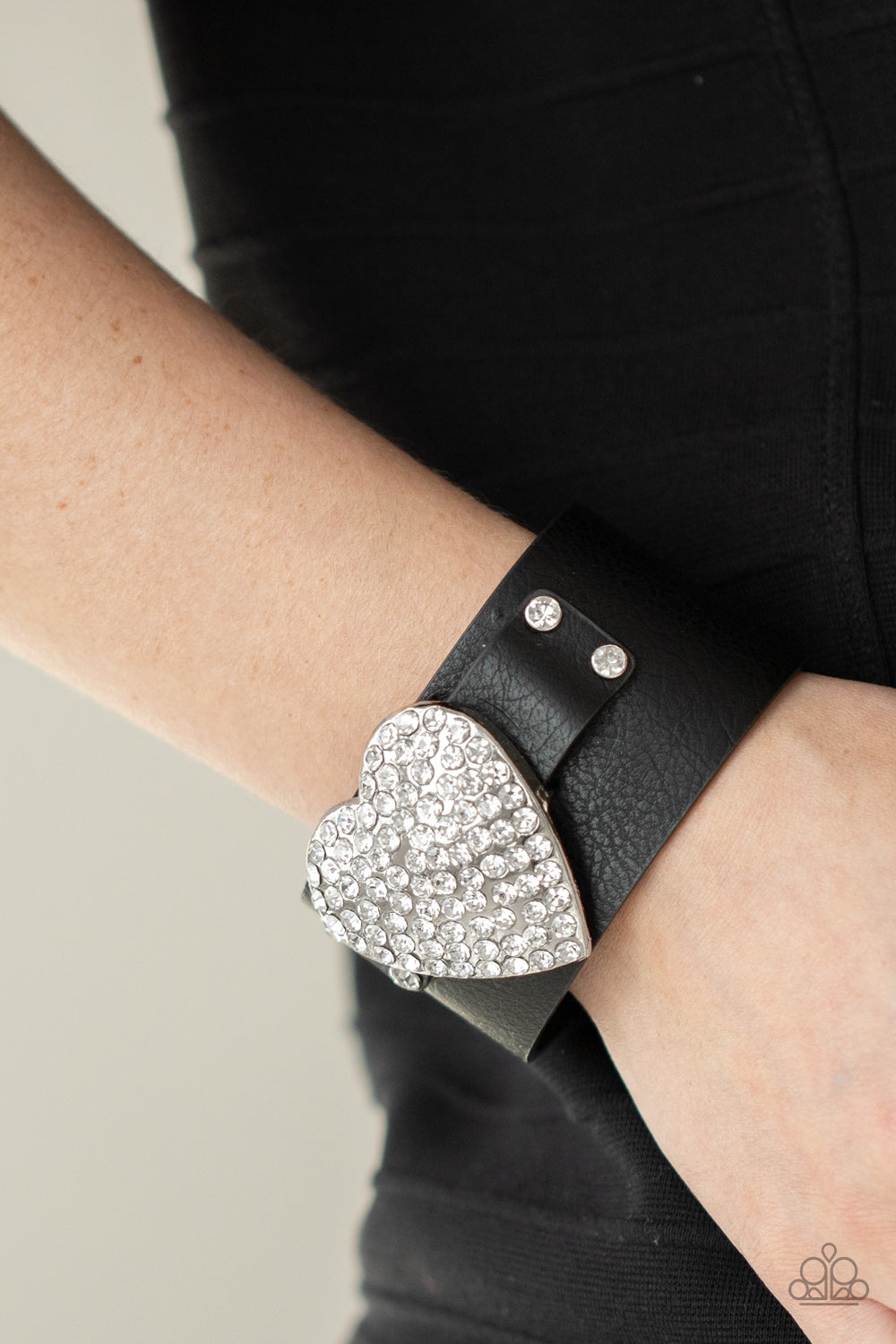 Paparazzi Flauntable Flirt - Black Urban Bracelet 