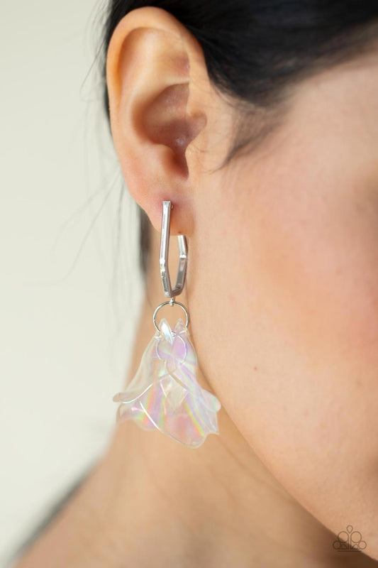 Paparazzi Jaw-Droppingly Jelly - Silver Earrings 